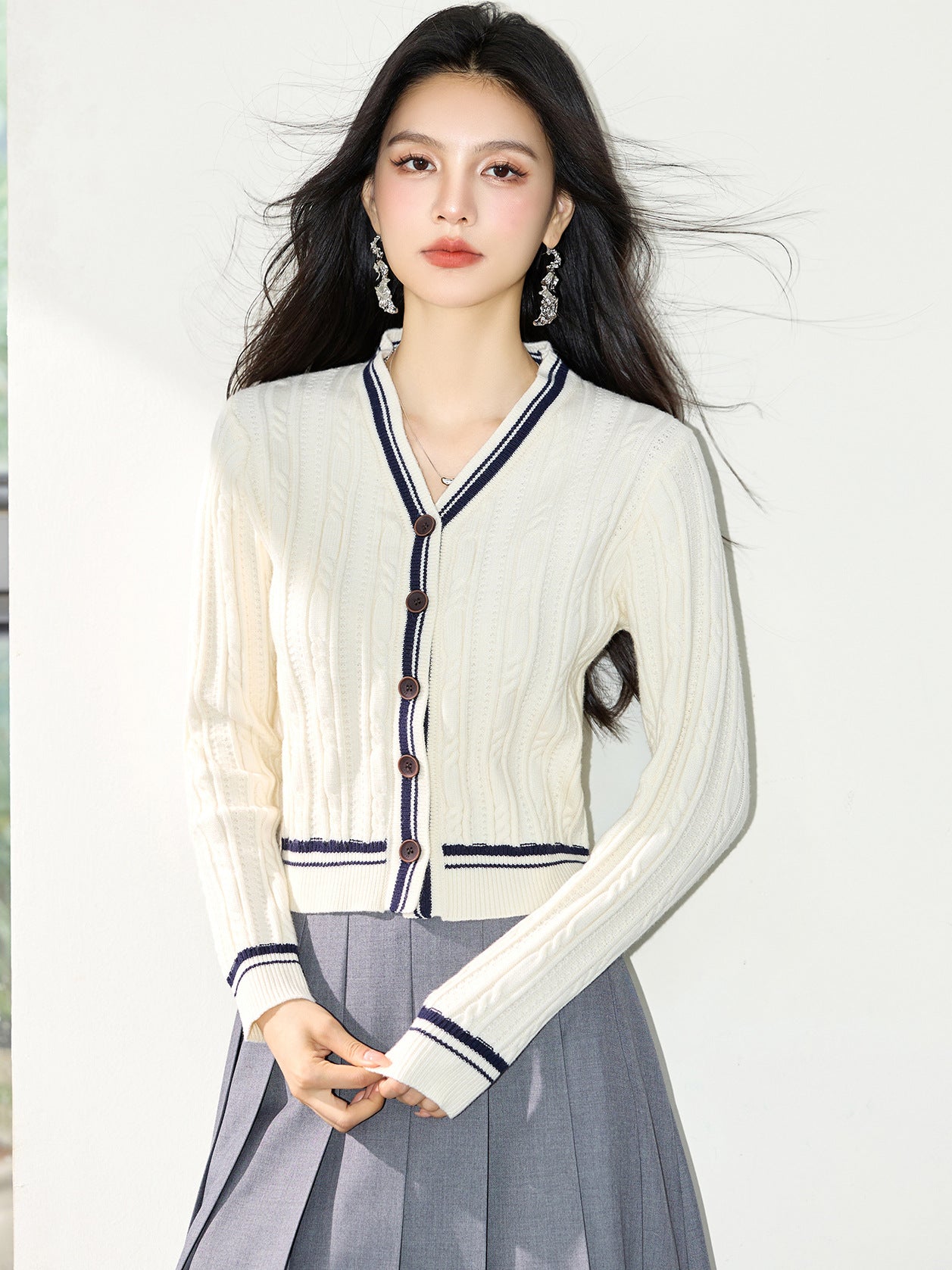 Chic Knit Cardigan for WomenAutumn New Style Outerwear Top