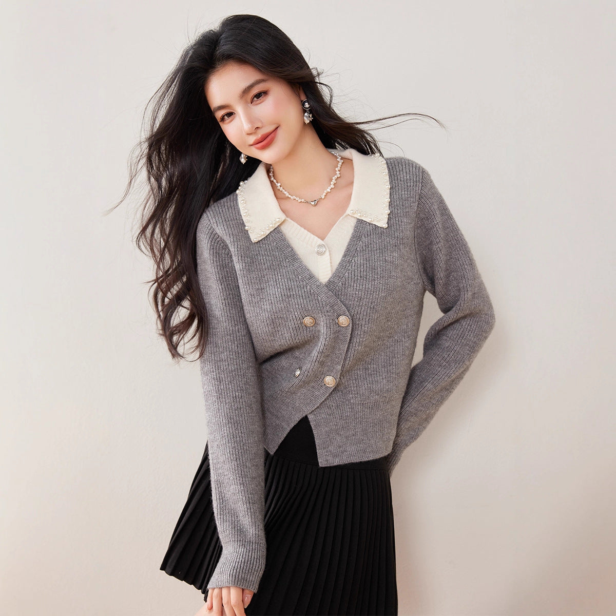 Chic  Knit Cardigan for Women with Turn-Down Collar and Fake Two-Piece Design, Short Sleeveless Sweater Coat